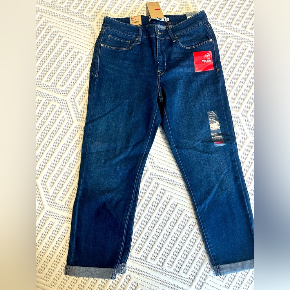 Ladies Levis Mid Rise Cropped/Ankle Jean